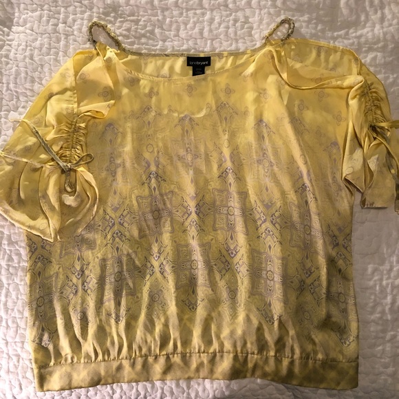 Beautiful cold shoulder blouse - Picture 2 of 7